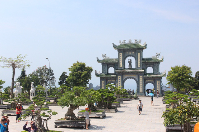 Khung cảnh chùa Linh Ứng ở Đà Nẵng. (Ảnh: H.N)