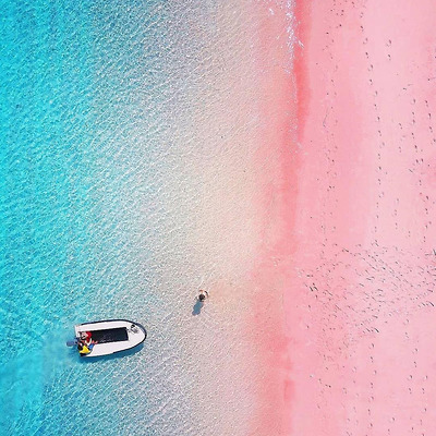 Khám phá bãi biển hồng tuyệt đẹp tại Indonesia
