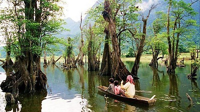 Top 5 Hồ Nước Khiến Bạn Thả Trôi Hết Mọi Muộn Phiền